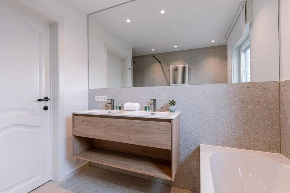 Huswell - Spacious Bungalow With Garden Near The Beach & Sea Middelkerke Eksteriør bilde